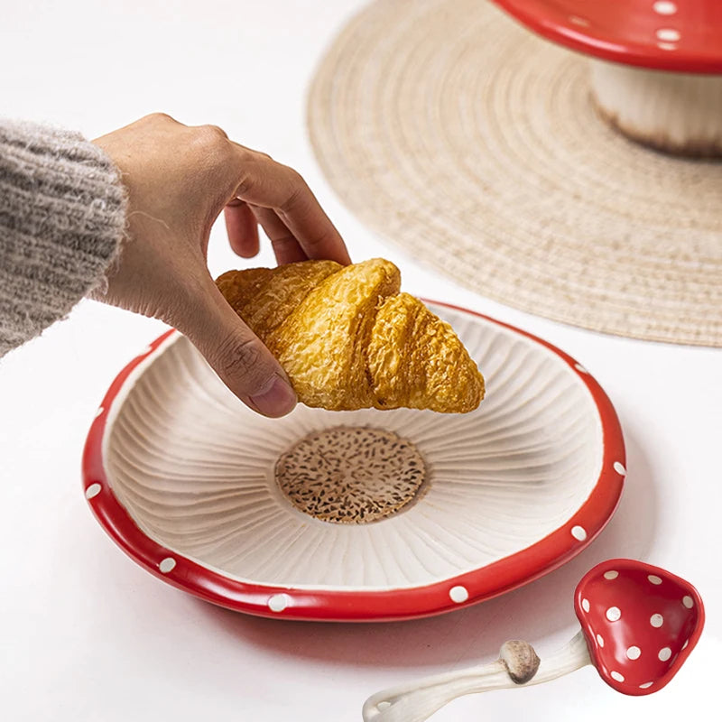 Creative Cute Mushroom Ceramic Tea Set: A Whimsical Addition to Your Tableware