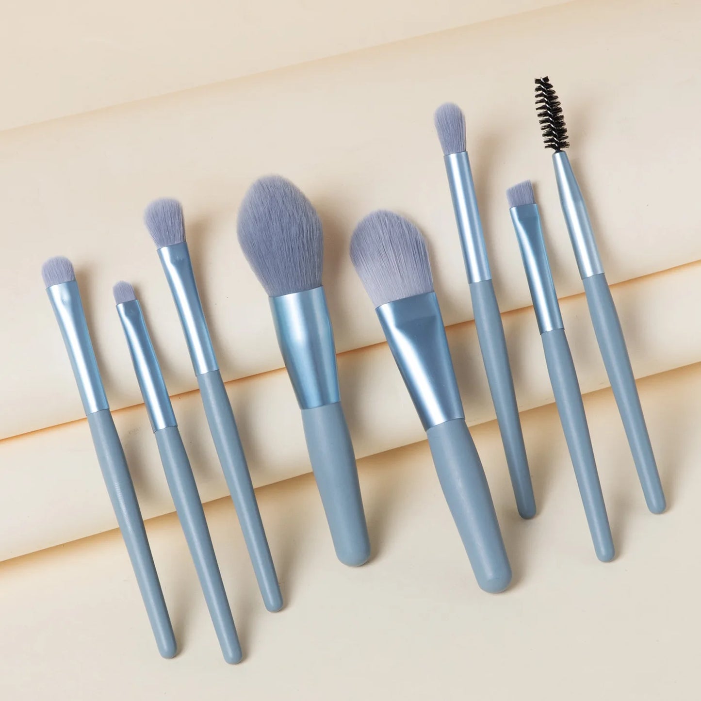 8PCS Makeup Brush Set - Includes Concealer, Blush, Powder, Eyeshadow, Highlighter, and Foundation Brushes