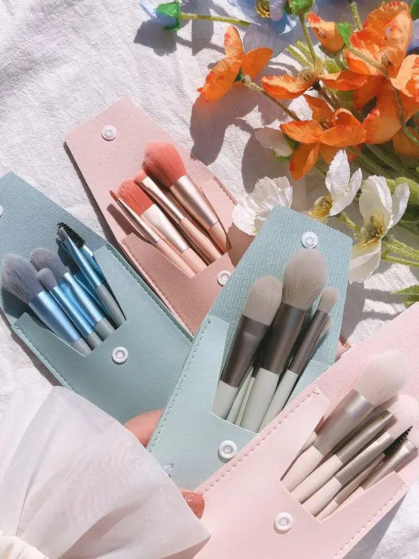 8PCS Makeup Brush Set - Includes Concealer, Blush, Powder, Eyeshadow, Highlighter, and Foundation Brushes