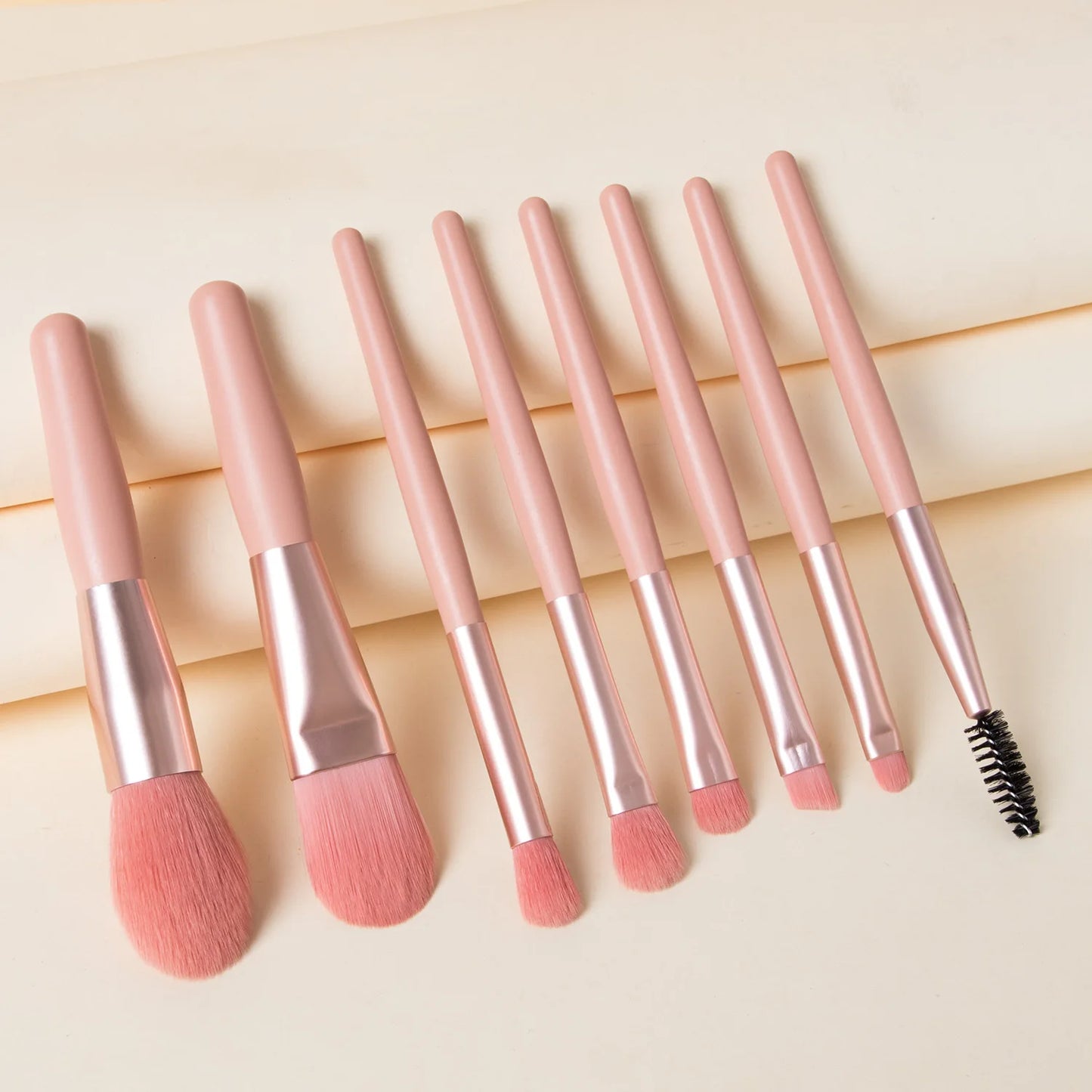 8PCS Makeup Brush Set - Includes Concealer, Blush, Powder, Eyeshadow, Highlighter, and Foundation Brushes